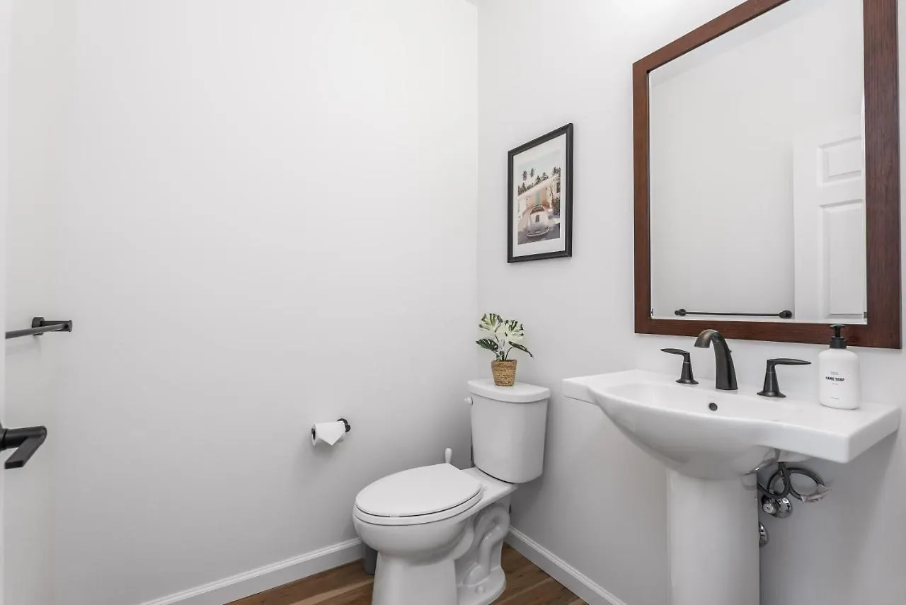 @ Marbella Lane - Stylish House + Impressive Views Βίλα Waianae 0*,